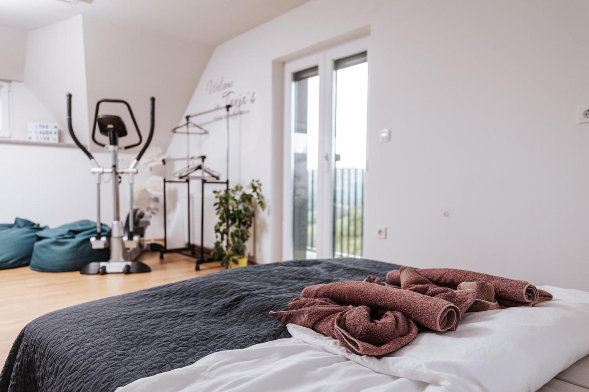 Tanja S Holiday Home In Nature With Sauna And Hot Tub Gorica pri Slivnici Zewnętrze zdjęcie