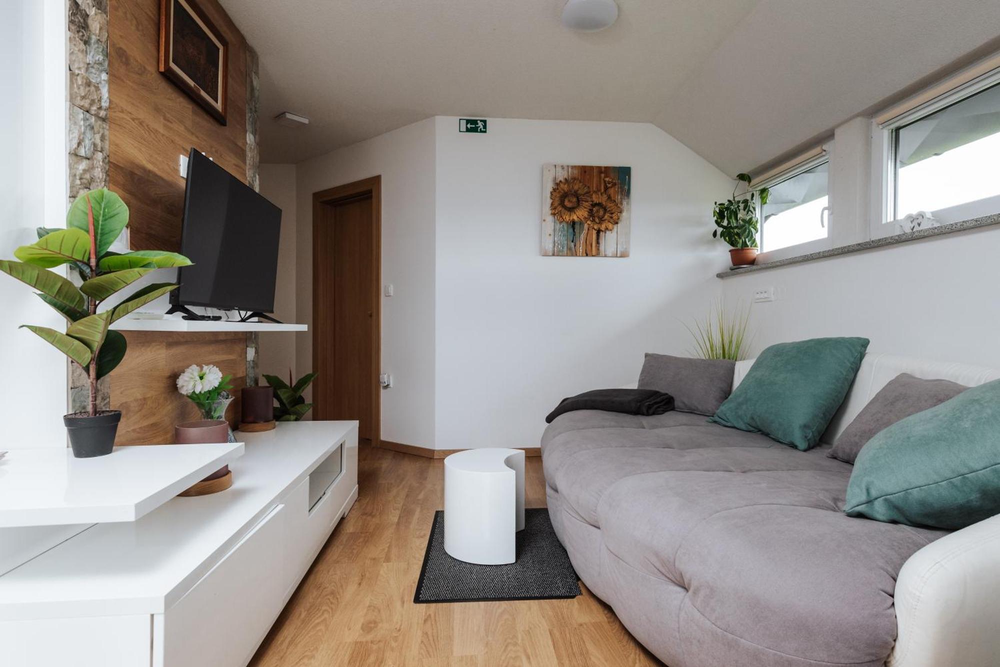 Tanja S Holiday Home In Nature With Sauna And Hot Tub Gorica pri Slivnici Zewnętrze zdjęcie